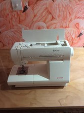 Singer Futura 3000 sewing