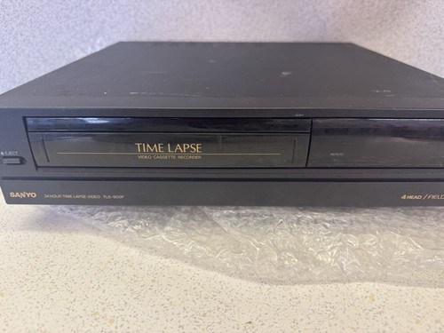 Vintage sanyo time - a,