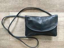 Vintage Tula Small Black Soft Leather Envelope Shoulder Bag zip up pockets