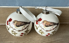 Robin Christmas Baubles x2 Ceramic Hanging Tree Decoration Round White