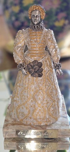 Queen elizabeth bronze - elizabeth,