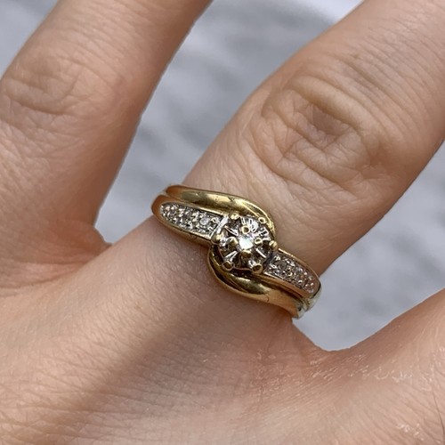 Gold diamond ring - 9,