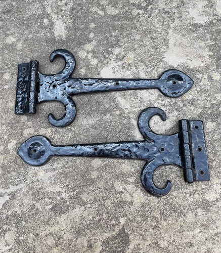 Old fleur lys hinges - lys, cast