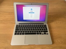 Apple MacBook Air 11" 2015 •