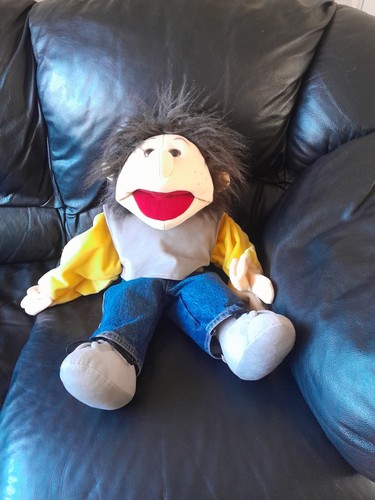 Living puppets tobi - living,