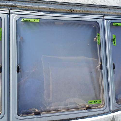 780mm 830mm - x,