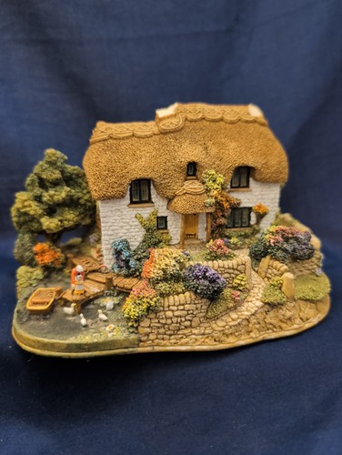 Lilliput lane waters edge - "waters, edge"