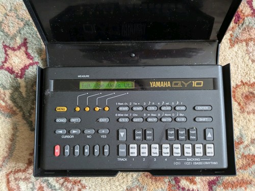 Yamaha qy10 desktop - qy10,