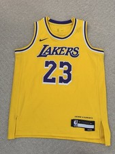 Nike NBA Los Angeles Lakers LeBron James Jersey Kids M (age 10/12)
