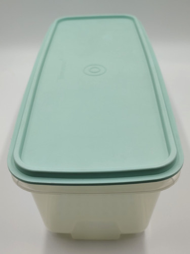 Tupperware bread box - box, loaf/