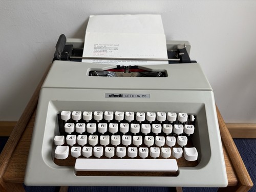 Olivetti lettera typewriter - lettera, 25