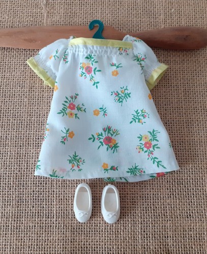 Sindy doll vintage - doll, dress