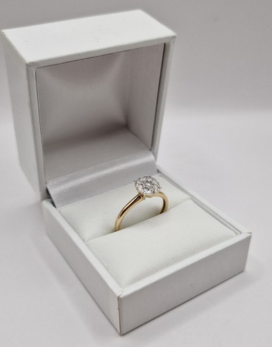 9ct gold daisy - 9ct, diamond