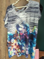 Mylene Klass Floral T Shirt size XL