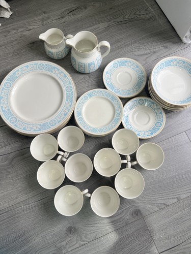 Royal doulton hampton court - doulton,