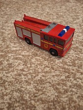 VINTAGE HUSKY DIECAST FIRE ENGINE *AS SEEN*