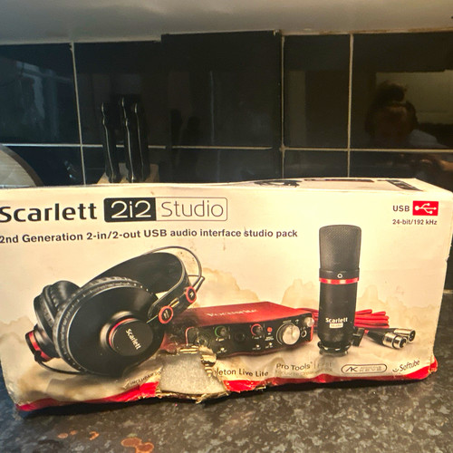 Focusrite scarlett 2i2 - focusrite, studio