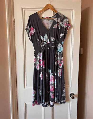 Joules grey floral - floral, v-neck