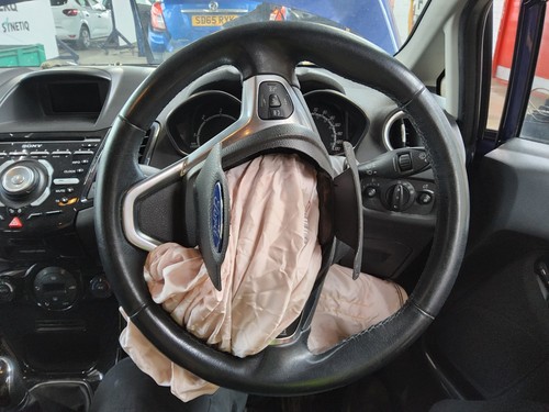 Steering wheel ford fiesta mk7 - wheel,