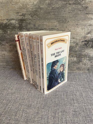 Mills and boon joblot - and,