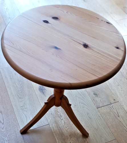 Round pine pedestal - pine,