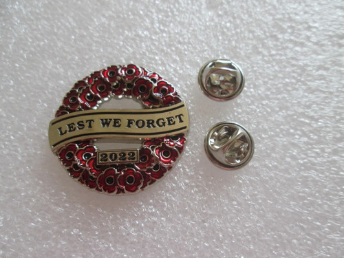 New pin badge 2022 wreath - new,