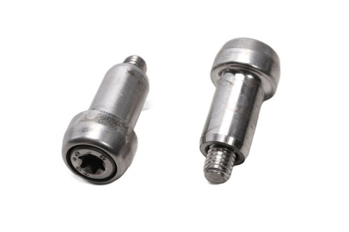 Pannier rack mounting screw