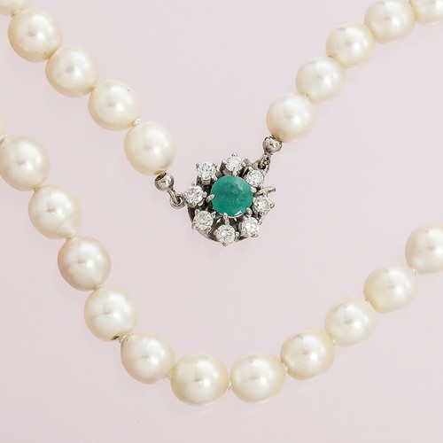 Pearl necklace single row