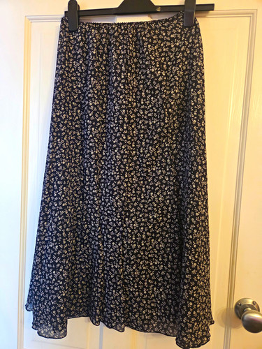 Black white floral line - floral, a-line