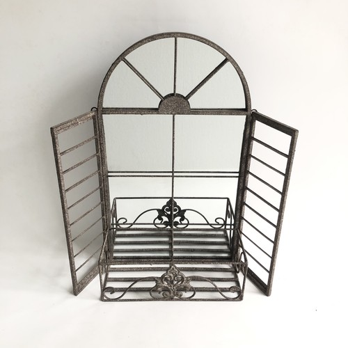 Vintage metal wall planter - metal,