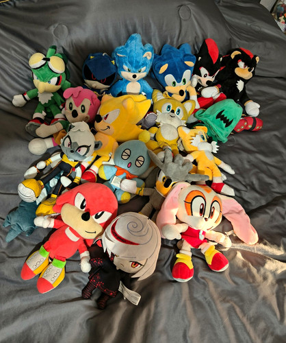 Sonic the hedgehog plush - sonic,
