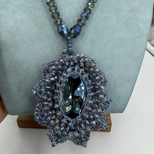 Butler wilson necklace - &,