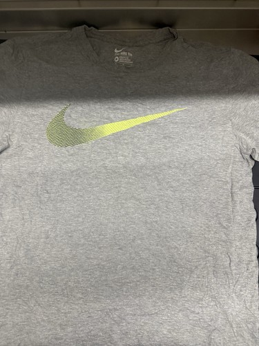 Men medium nike shirt in - t-shirt,
