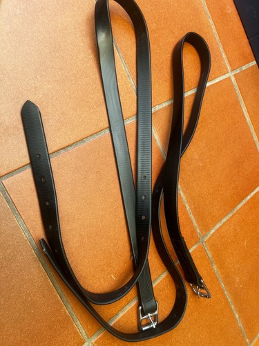 Wintec black synthetic - synthetic, stirrup