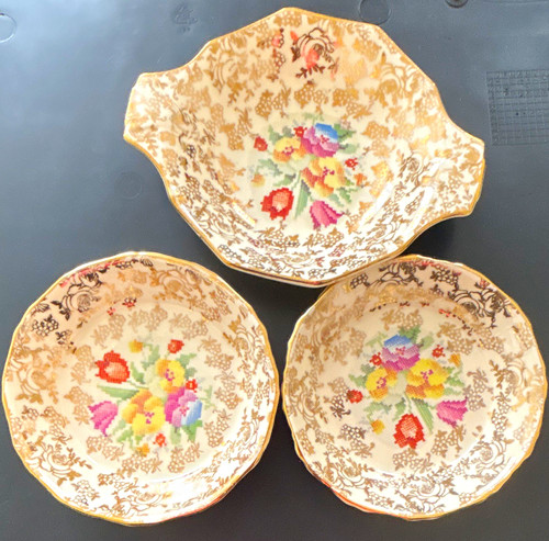 Tunstall floral ceramic - tunstall,