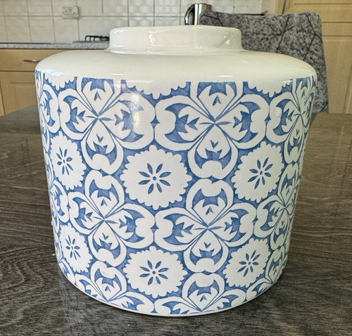 Blue white floral ceramic - blue,