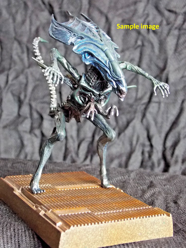 New konami alien queen - new!,