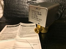 Honeywell V4043A1184 1/2" SWT