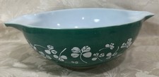 Vintage Pyrex Clover Leaf