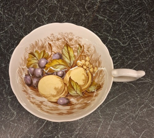 Vintage aynsley teacup - -, bone