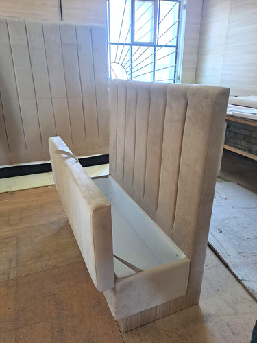 Restaurant booth seating - ,