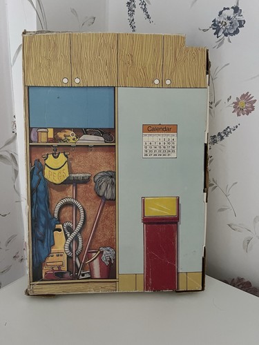 Vintage sindy doll house - sindy,