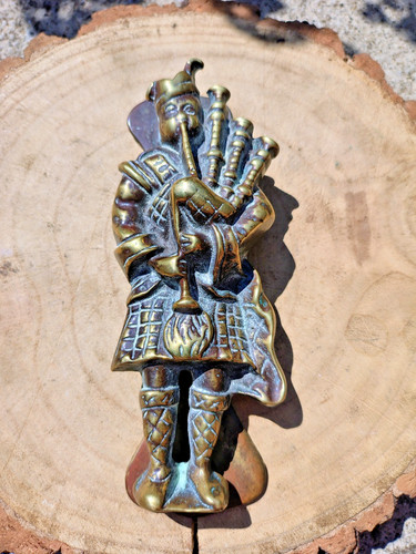 Vintage scottish piper brass - piper,