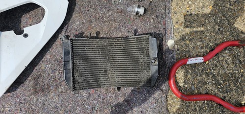 Suzuki gsx 600cc radiator - gsx-r,