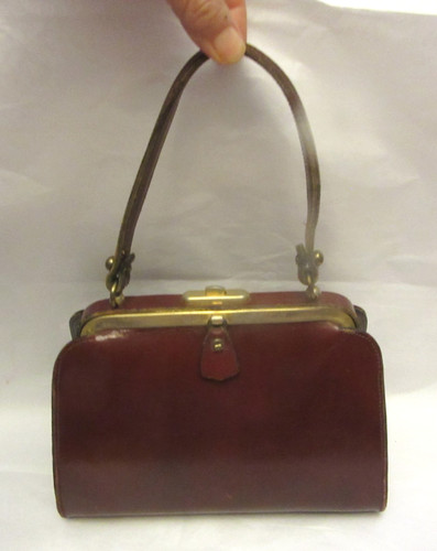 Vtg etienne aigner - vtg, burgundy
