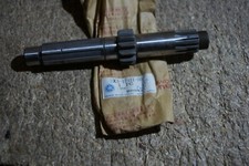 YAMAHA GENUINE YZ400 YZ400F 79 GEARBOX MAINSHAFT 2X5-17411-00  NOS