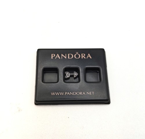 Pandora sparkling arrow petite - sparkling,