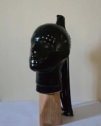 Medium rubber hood mask latex - medium,