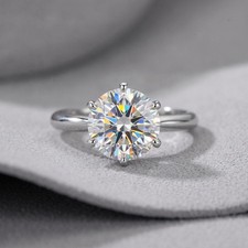 6-Prong Round Brilliant Cut