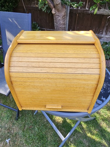 Pine bread bin with rolling - with,